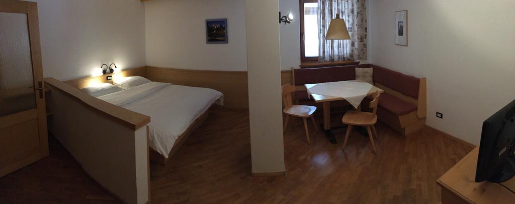 Bed & Breakfast Garni Tobia Кампителло-ди-Фасса Экстерьер фото